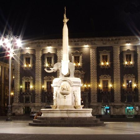 Sotto Il Fortino, Casa Vacanze Catania Bagian luar foto