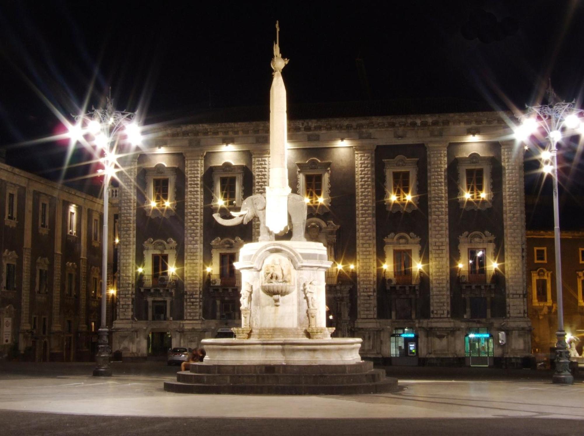 Sotto Il Fortino, Casa Vacanze Catania Bagian luar foto